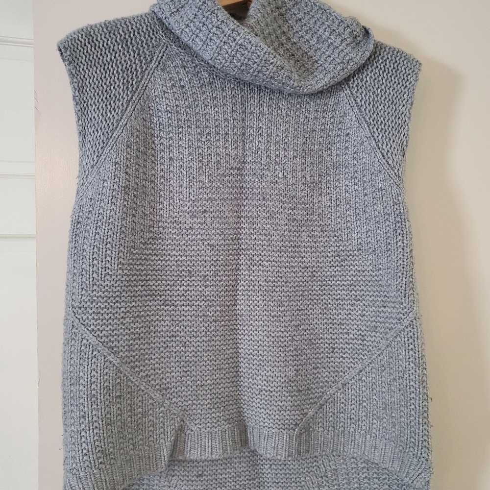Autumn Cashmere sleeveless sweater, sz lg